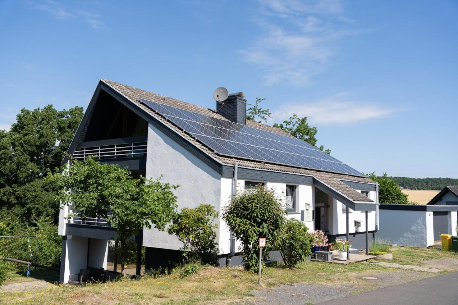 Hemfurth-Edersee Ferienhaus Schoene Aussicht Ferienwohnung Rot מראה חיצוני תמונה